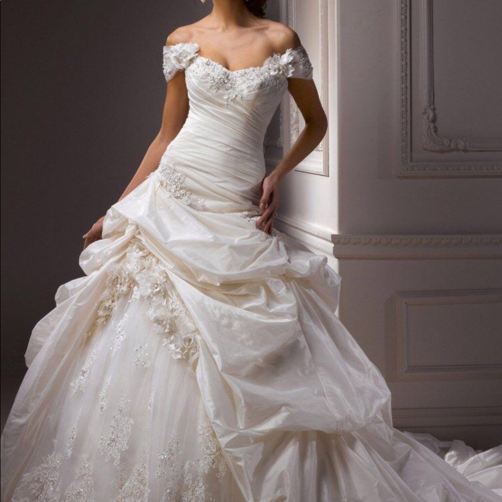 Maggie Sottero , ivory Wedding dress, decadence.